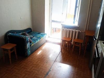 квартира за адресою Ревуцького вул., 5