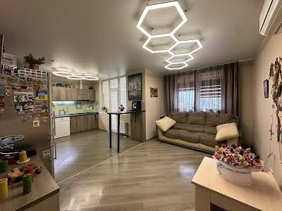 квартира за адресою Драгоманова вул., 2