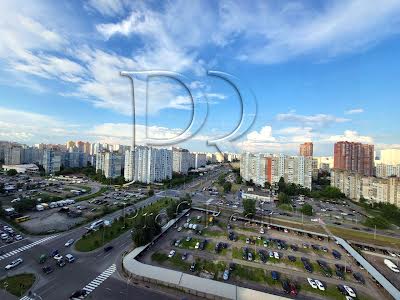 квартира за адресою Анни Ахматової вул., 31