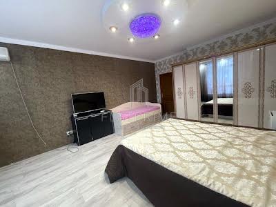 квартира по адресу Николая Ушакова ул., 1-Б