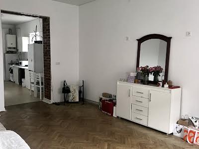 квартира за адресою Кутова вул., 8