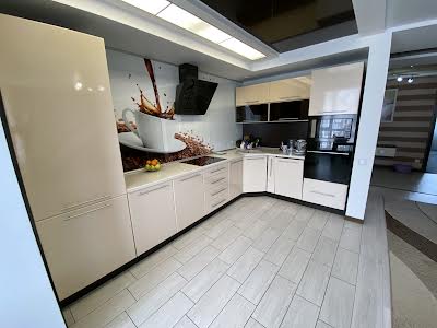 квартира по адресу Николаевская ул., 3