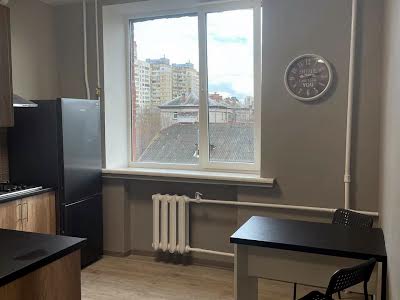 квартира за адресою Новодарницька вул., 13/18