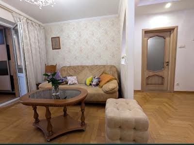 квартира за адресою Ушакова, 16