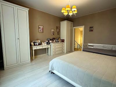 квартира за адресою Михайла Грушевського вул., 15а