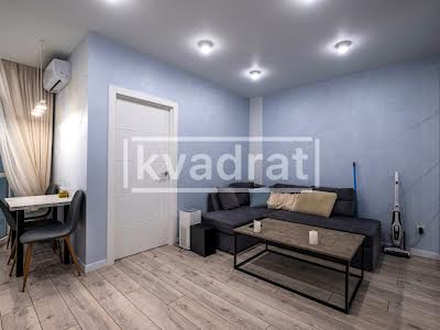 квартира за адресою Ревуцького вул., 40Б