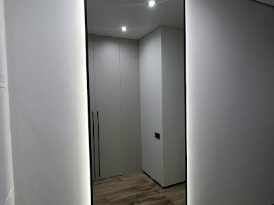 квартира по адресу Олександра Олеся ул., 5а