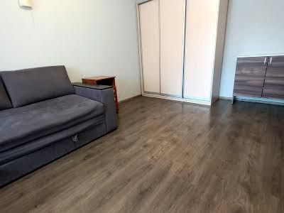 квартира за адресою Драгоманова вул., 1-Л