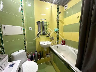 квартира за адресою Космонавтів вул., 26