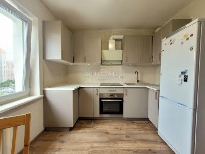 квартира за адресою Драгоманова вул., 8-Б