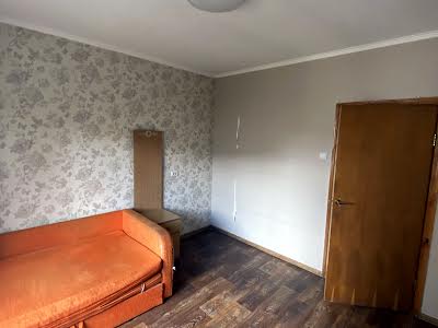 квартира за адресою Анни Ахматової вул., 8