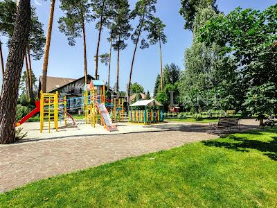 коммерческая по адресу київська, 1