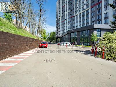 комерційна за адресою Любомира Гузара просп. (Космонавта Комарова), 9Б