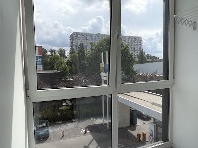 квартира за адресою Салютна вул., 2к3