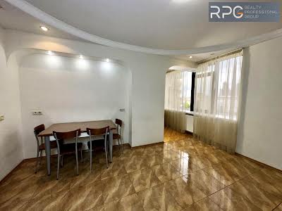 квартира за адресою Старонаводницька вул., 4-В