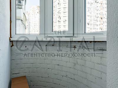 квартира за адресою Анни Ахматової вул., 22