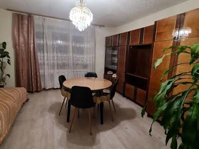 квартира за адресою Степана Бандери просп., 96