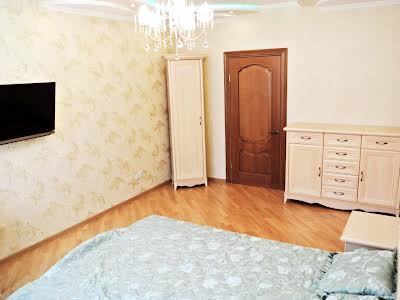 квартира за адресою Авіаконструктора Ігоря Сікорського вул. (Танкова), 1Б