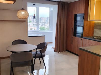 квартира за адресою Леся Курбаса вул., 10