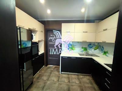квартира за адресою Ревуцького вул., 36/2