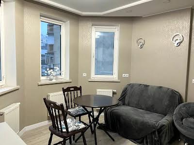 квартира за адресою Драгоманова вул., 38-А