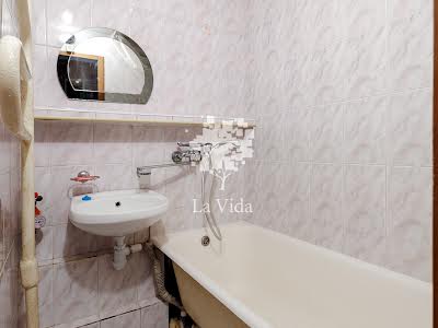 квартира за адресою Празька вул., 25/2