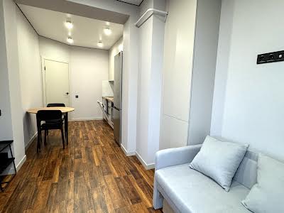 квартира за адресою Молодіжна вул., 5