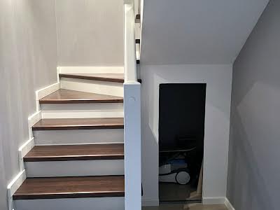 квартира по адресу Строителей ул., 11
