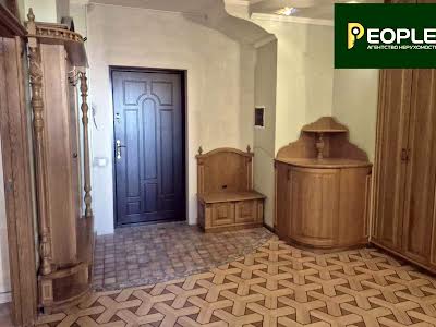 квартира за адресою Клінічна вул., 23/25