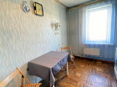 квартира за адресою Дніпровська набережна вул., 13