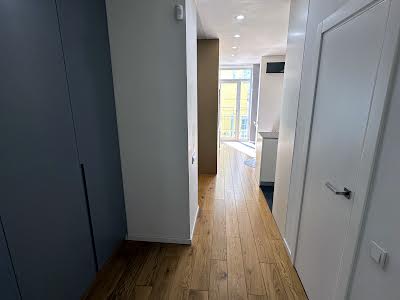 квартира за адресою Регенераторна вул., 4
