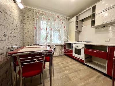квартира за адресою Кропивницького вул., 95