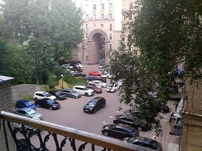 квартира за адресою Євгена Чикаленка вул. (Пушкінська), 9б