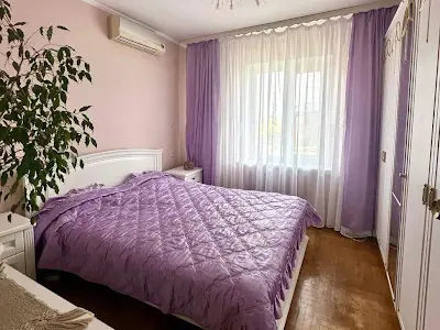 квартира за адресою Срібнокільська вул., 8