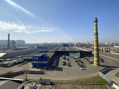 комерційна за адресою Лугова, 13ж