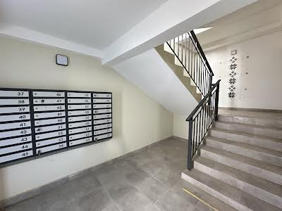 квартира за адресою Заозерна вул., 1