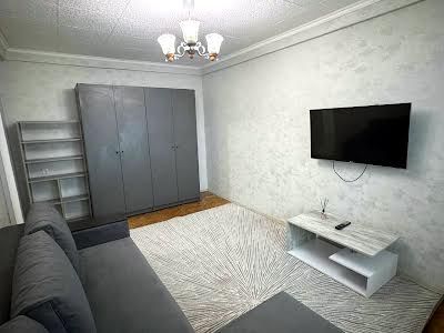 квартира за адресою Вереснева вул., 18/20
