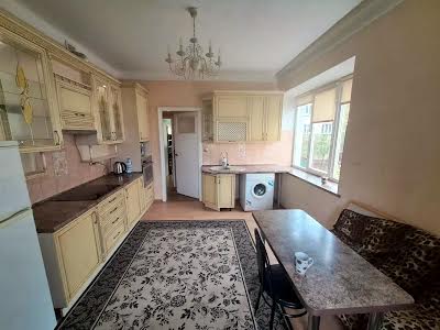 квартира за адресою Зерова, 10