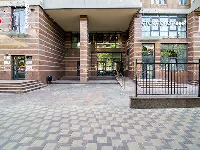 комерційна за адресою Джона Маккейна вул. (Івана Кудрі), 26