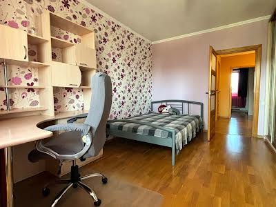 квартира за адресою Озерна вул., 22