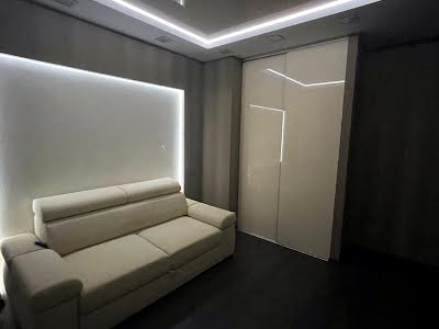 квартира за адресою Анни Ахматової вул., 30