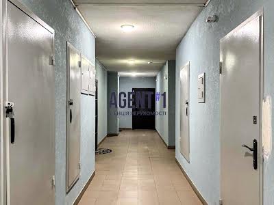 квартира по адресу Ревуцкого ул., 40-В