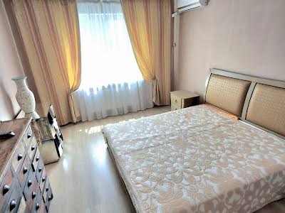 квартира за адресою Урлівська вул., 24