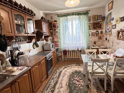 квартира за адресою Верховинна вул., 91