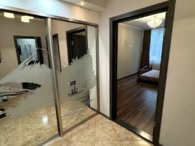 квартира за адресою Регенераторна вул., 4