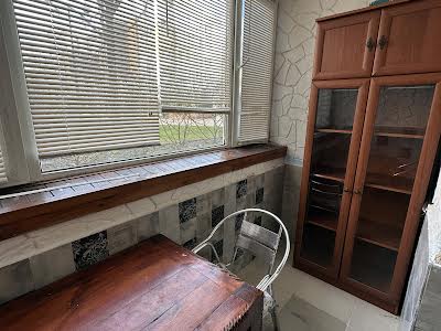 квартира за адресою Джерельна вул., 8