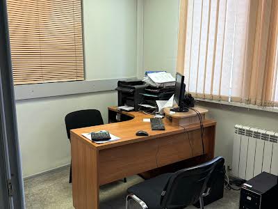 комерційна за адресою Василя Касіяна вул., 2/1