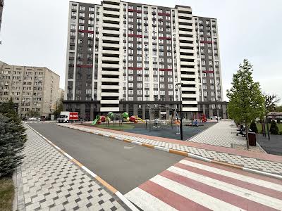 квартира за адресою Любомира Гузара просп. (Космонавта Комарова), 15