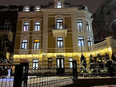 комерційна за адресою Паркова вул. (), 12