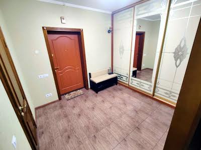 квартира за адресою Михайла Максимовича вул. (Онуфрія Трутенка), 3д